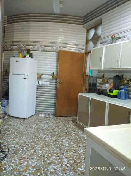 بيت مساحته ١٢٠ بناء حديث لبيع طابقين طابو زراعي سند 25 الموقع صاير بطهمازيه ابدايته ثاني فرع اول مدخلون الطهمازيه فرع المخبز البيت يتراوس بكاع او تنطون فرق عليه او نقد سعره 85 بي مجال التفاصيل اكثر على هذاا الرقم *********** بيت بناء حديث
