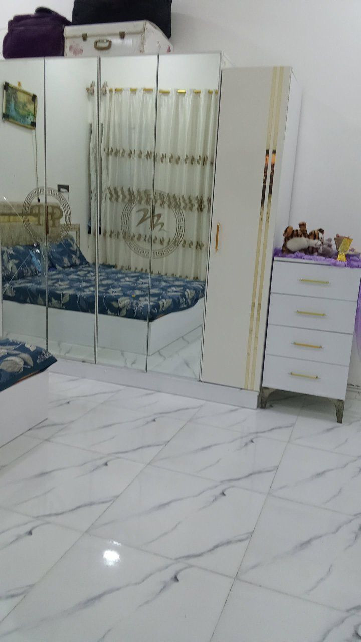 غرفه لبيع تركي سعره 400بي مجال مكان شط العرب صالحيه ***********
