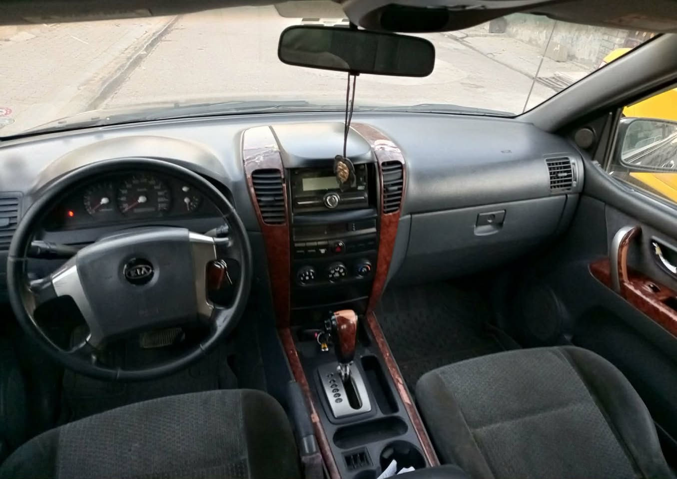 السلام عليكم سورنتو كير محرك شرط صدر جديد تخم تاير جديد غرفه جديده كهربائيات كله شغاله رقم سليمانيه دولي هزه سنويه جديد شرط التحويل بيع ومراوس السعر ٩٥ وبيها مجال *********** صلاح الدين العلم
