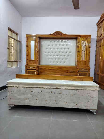 السلام عليكم الغرفة نجاره درجة أولى داخل خارج صاج مسرح ضهر جرجوبة تكمة موديل طابوكه سعر مليون ٩٠٠ واصل مع شد ونقل رقم *********** واتساب
