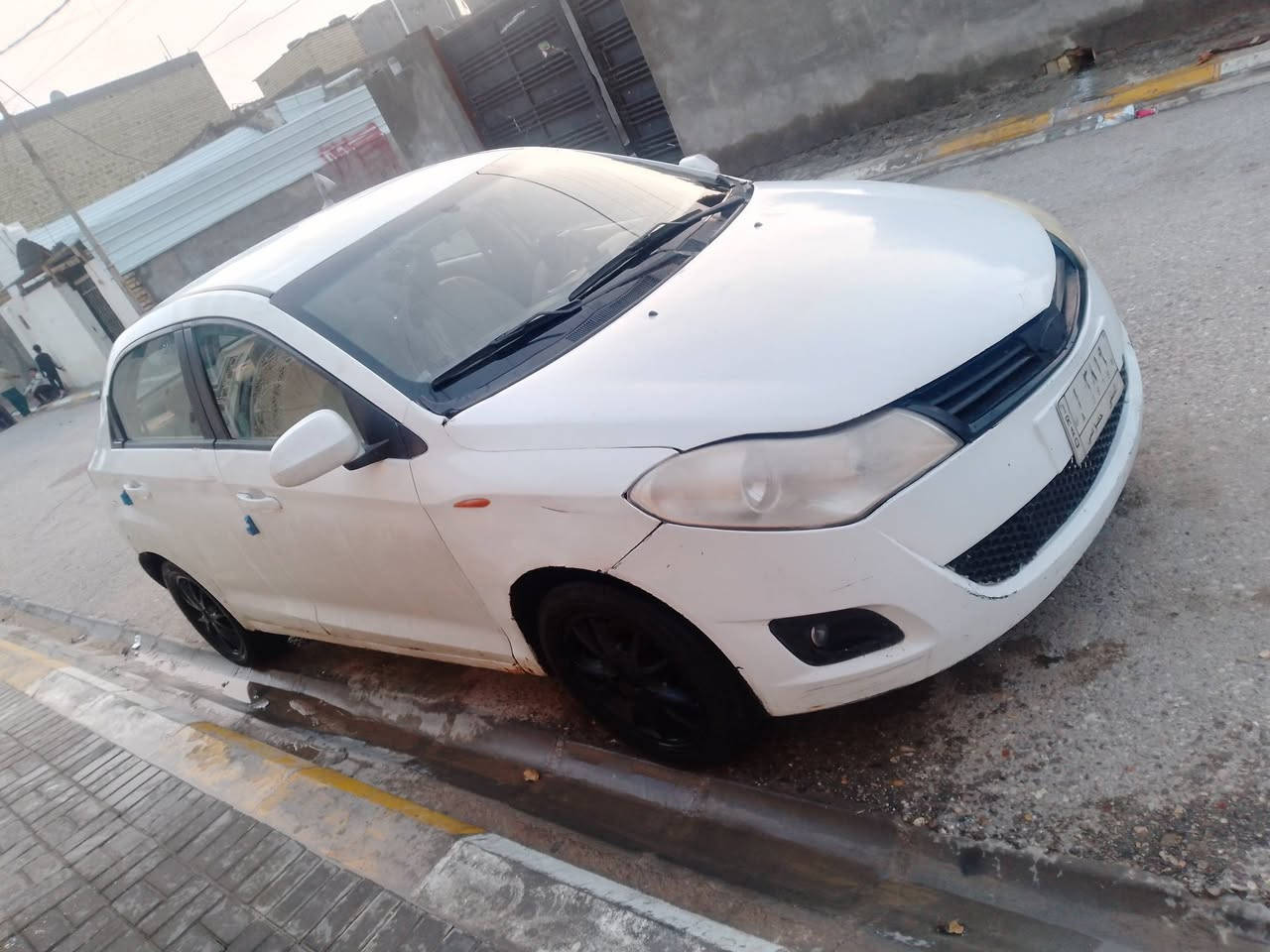 السلام عليكم 
شيري فلاوين موديل ١٣ سيارة جاهزة من كلشي ترايك وين ماتريد السيارة كفالة من الضربة والصبغ فقط خياسات ملكوطة رقم مثنى مشروع وطني سعرهة ٣١ وبيهة مجال ***********
