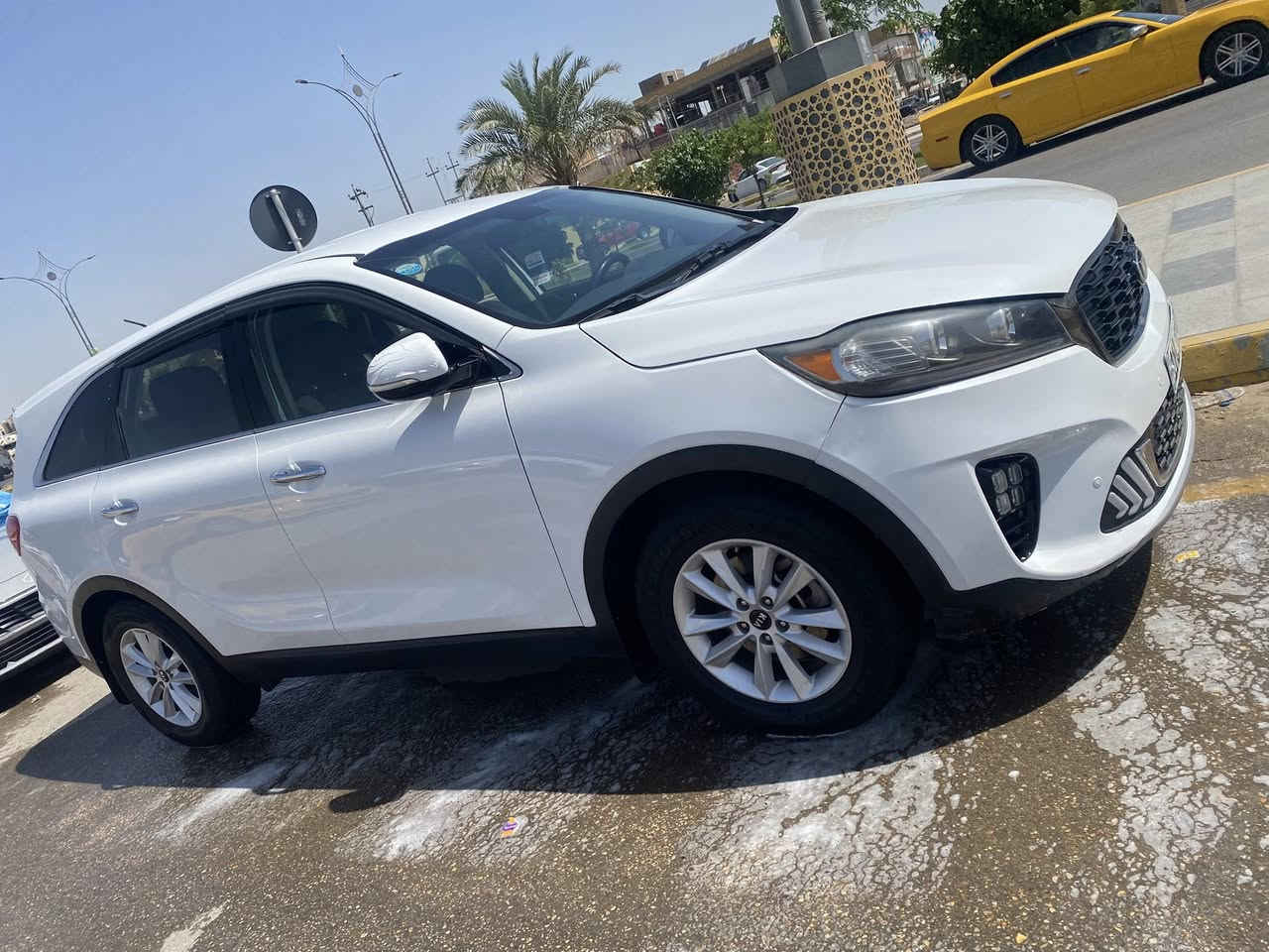 سورنتو.  موديل 20
ورد امريكي بيه تبديل بنيد فقط
شاصي الغد مكفولات
محرك كير مكفولات
موصفات شاشه جبيره
رادار
تحديد مسار
تحكم 
محرك 6 سلندر. 3300
راكب 7
رقم بغداد الجديد بسمي 
***********واتساب
سعر 193 بيه مجال. تحياتي
