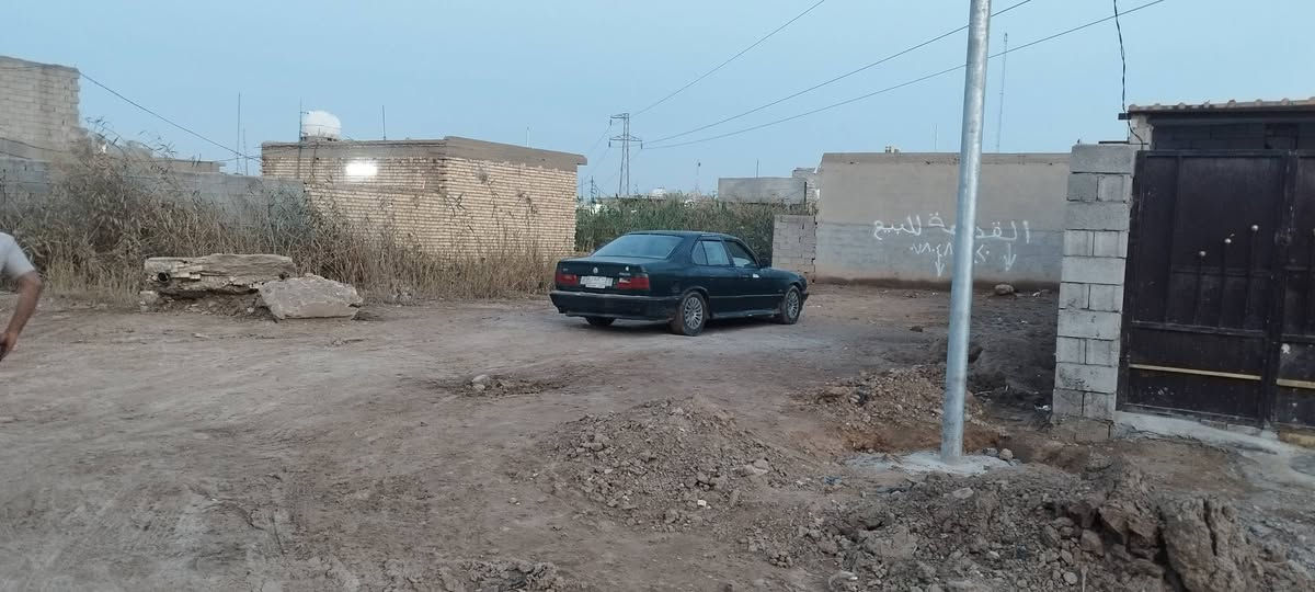 قطعة ارض للبيع المساحه 200 متر وره حسينية محمد داود حواس تبعد عن الشارع تقريبن 400 متر ثالث شارع سعر 15 بيه مجال رقم الهاتف
***********
