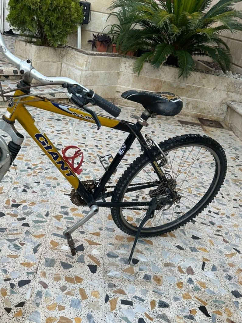 باسكال جانتة حجم 26 لشة عالية بيه الكير عاطل مكاني موصل حي الاخاء 
***********
