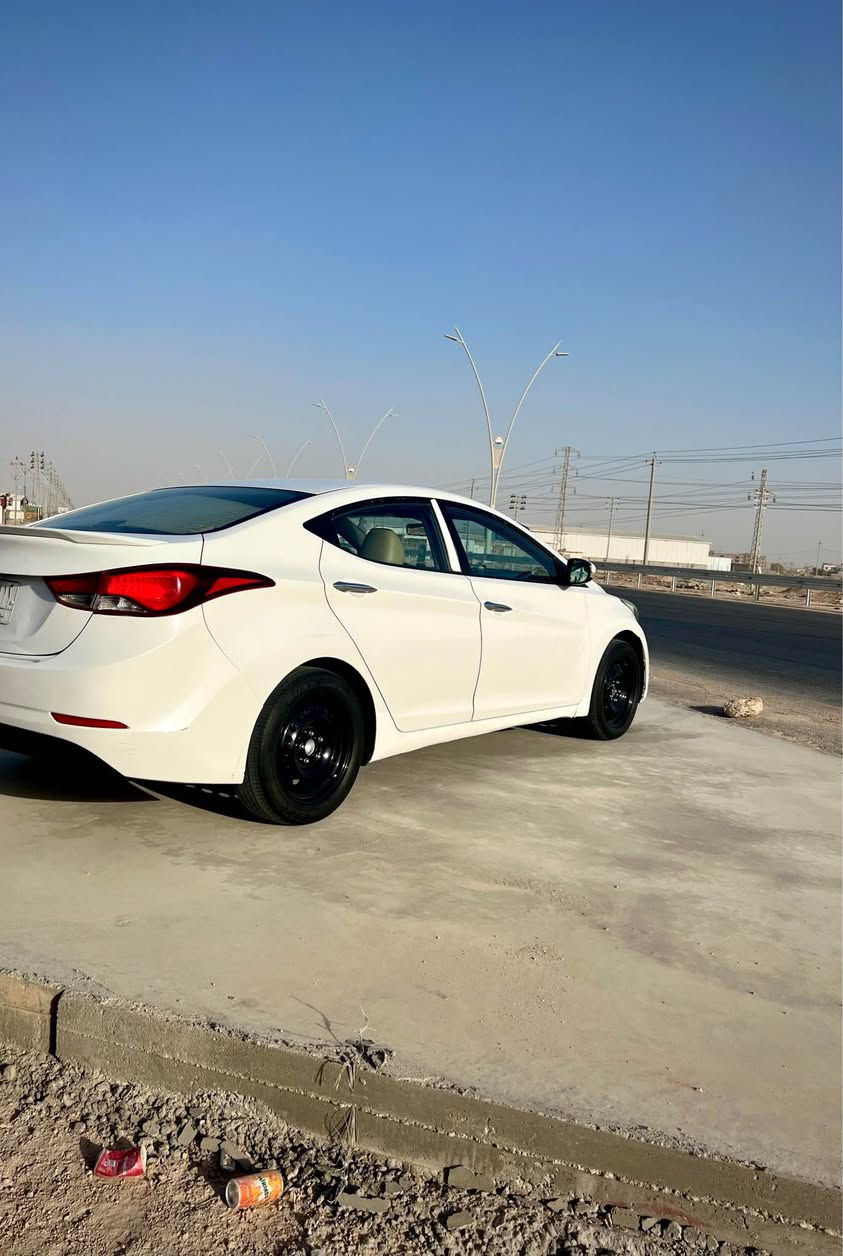 سياره فول مواصفات تبريد خلفي فتحه  مرايات شفط جاهزه مكينه 1800ً كير تبريد كلها جاهزه سنويته بسمي  110 وبيه مجال لشراي وشرط تحويل مباشر 

شراي تصل (***********) البصرة, العراق
