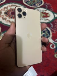 آيفون ١١ برو ماكس • ٢٥٦ • بطارية ٩٥%