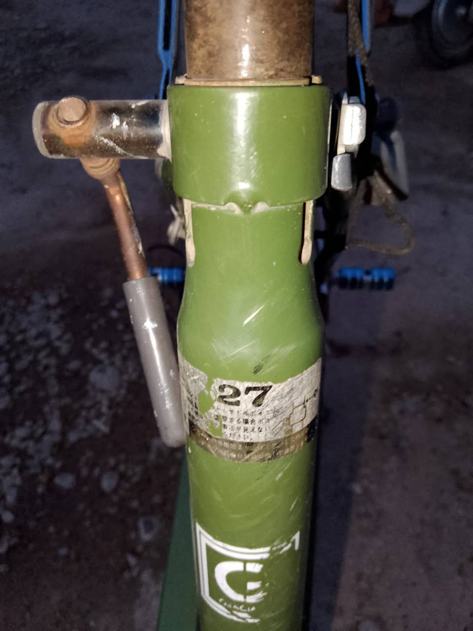 السلام عليكم
بايسكل بناتي حجم 27
لون زيتوني 
نضافة 90%
كير شيمانو
ضرر الجاملغ الخلفي مكسور ربعة موضح بل صور
العنوان الكاضمية شارع 60
السعر 90 وبي مجال
التواصل عل رقم حصراً واتساب ***********
