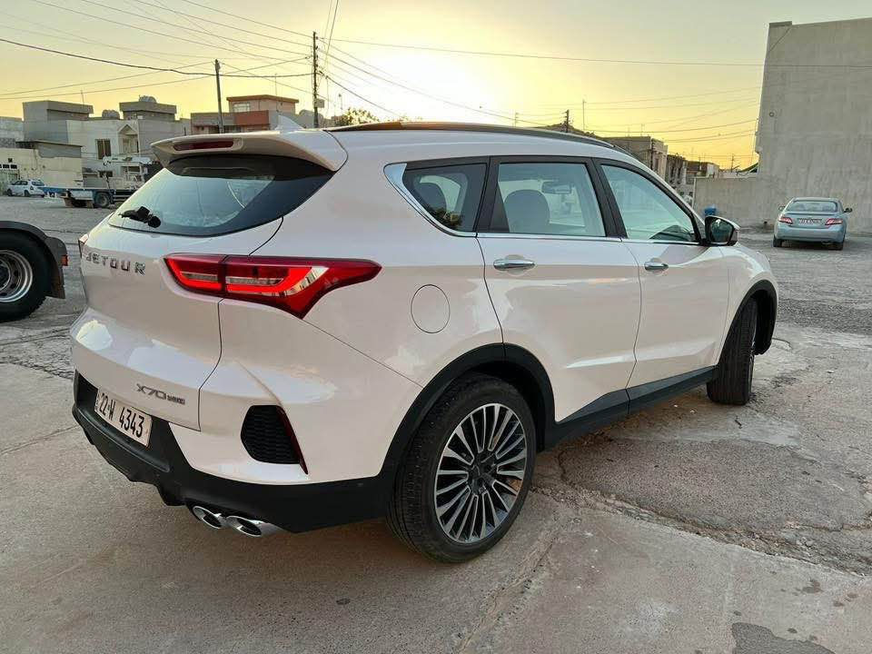 السلام عليكم سيارة للبيع .....

جيتور X70 لكجري موديل 2024 لون ابيض ماشية 37 الف كيلو رقم اربيل بأسمي 

مواصفاته ..
1 :_ كامرات امامي + خلفي 
2:_ رادار امامي + خلفي 
3:_ حساسات امامي + خلفي 
4:_ وضعية قيادة ايكو + سبورت
5:_ فتحة سقف 
6:_اوتو هولد 
7:_ لايتات LED + كشافات LED 
8:_ بك لايت LED 
9:_ وضعية نزول المنحدرات 
10:_ وضعية صعود المرتفعات 
11:_ شاشة كبيرة نظام كار بلي 
12:_ كشنات كهرباء 
13:_ صندوك كهرباء 
14:_ تشغيل بصمة + نظام ترحيب 
15:_ محرك 1500 تيربو 
16:_ 7 راكب 

وبعد بيه مواصفات هواي السيارة مكانه بغداد السيارة بعده بالضمان السعر 155وبيها مجال واي استفسار الاتصال بالرقم *********** بغداد, العراق
