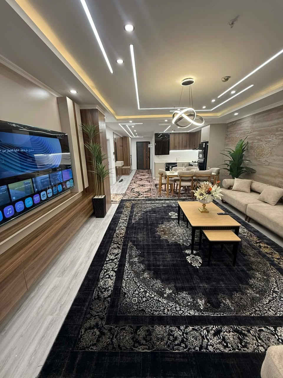 للبيع 

بسعر مناسب جداا 

.شقة مؤثثة VIP 

.مؤثث 

.مكانها اربيل 
مجمع واو تاورز 
تبعد 2 دقيقة عن امباير 
و4 دقايق عن المطار 

.غرفة 3
.صالة
.مطبخ 
.حمام 2
.طابق. 11
.مساحه "170م
.واجه خارجي 

للأستفسار اكثر التواصل واتس اب 
:***********
:***********
