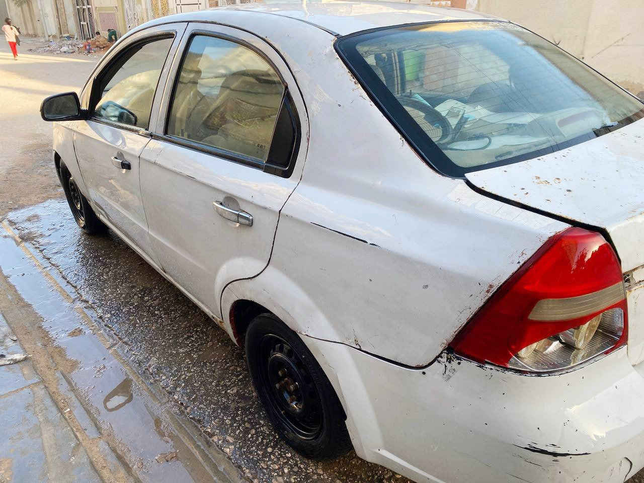 سلام عليكم
من رخصت الأدمن طبعا 
سياره أفيو مديل 2011 
مكينه مفتوحه موو مسكر سعى 1600cc ولكير أوتماتيك شغال وما بي أي نقص مكفوله من گير وحداديه ولكشر مال السياره نضيف ولكهربائيات كله شغاله 
ملاحضات السياره 
الجنطه متفتح يحتاج منضومه مال فتح ويحتاج بس صبغ للجنطه وعدنه البكلايت الخلفي واحد يحتاج جامه تبديل ولمكينه  بيه تبخير وتنقص دهن يعني من ألاحتمال كازكت ماا تكلف تجفيت كامل 
وعدنه الرقم اسود فحص مؤقت راعي السياره موجود تكدر اسوي معامله وطلع رقم جديد وسنويه بسمك 
واذا عجبتك السياره تعال شوفه وبيك خير وتدلل 
سعر.25 ورقه وبيه مجال حك الجيه
ماا متواجد على البرامج اذا عجبتك السياره اتصل بهاذا رقم***********
مكان نجف حي العسكري گبل مقايبل مجمع العائله واني بخدمتكم
