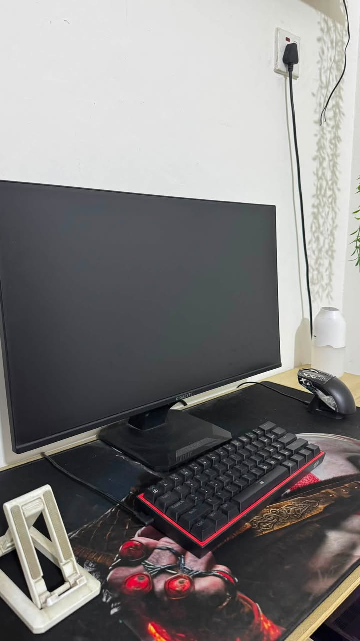 السلام عليكم
تجمعية pc للبيع كاملة 

المواصفات :
Intel CPU Core i5-14400F 
MB ASUS PRIME H610M-KARGB D4
G SKILL Trident Z RGB RGB DDR4 32GB (2x16GB) 3600MHz 
VGA PC CARD PNY RTX 4060 8GB OC XLR8 Dual Fan
PSU POWER SUPPLY DrakFlash Aigo AT650 - 650w 80 Bronze
TEAMGROUP MP41Q 1TB - 7400MB/s 1TB SSD M.2 NVME GEN 4
FAN CPU DEEPCOOL GAMMAX AG400 - PCI - Black
CASE ATX SAMA 331GB Black

اليو بي اس : ups GET 1000va Online | GXK- 1-1-1-CO (LCD 12v-9a *2) Online
الكيبورد :
KB PC Keyboard RedRagon K617 FIZZ 60% RGB

ماوس :
ATTACK SHARK X11 Wireless Gaming Mouse
بي مشكلة فقط بالبكرة مالته

الشاشة : 
GiGABYTE - fullhd-200hz

ملاحضة : كل الكراتين مال قطع موجودة 
الحاسبة نظيفة واستخدام قليل 

العنوان بغداد 
السعر : 1,450
رقم الهاتف :***********
