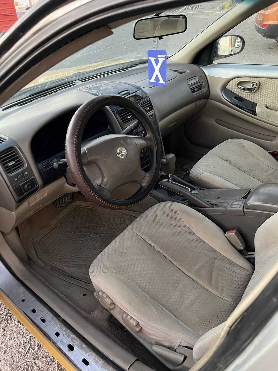 نيسان مكزمه موديل 2004محرك 6سلندر تخم تاير جديد باتري جديد صدر جديد داخل نطيف رقم صلاح الدين اصوليه بس اضباره مابيه السعر 38ورقة 
***********📞
