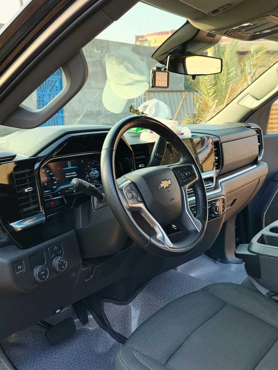 بيع مستعجل بيع مستعجل   سلام وعليكم سلفرادو 2023    وارد امريكي كفاله عامه كلين تايتل رقم بصره حره تحويل  LT معروفه موصفاتها  كشنات مخمل شاشه كار بلي عينه ديجتلل  ماشيه 60 الف سياره جديده احله من الصور  محرك 2700 تيربو  السعر  320 $  وبيها مجال الشراي  الستفسار  
***********
