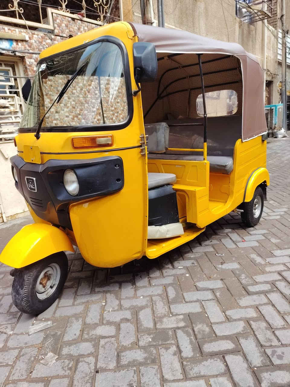 سلام عليكم تكتك موديل 2019 مرقمه ما ابيع ذا مو عقد مرور كبل مكينه مكفوله السعر 6ملايين عنوان مدينه صدر قطاع 18 يريدها اتصل ***********
