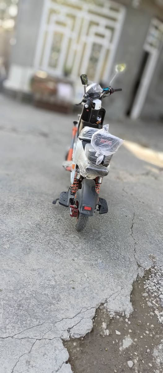 السلام عليكم.
دراجه شحنH900 للبيع دراجه نضيفه كبال عينك دراجه وجديده كلش. 
المواصفات: 
سرعه 99 حقيقي 80 

كلوبات زنون بومه كلش عالي ابيض واصفر والوان احمر بنفسجي ازرك 
 
نضام التشغيل كارت وسويج وبصمه
 
وبيه سماعه صوت عاليي
 
بطاريات كبار 5
 
دبل اشاره 

دسكات بريك امامي خلفي دهنن

السعر 600 وبي مجال للشراي 

شاشه تحدديد عطلاتت 

للاتصال ***********
