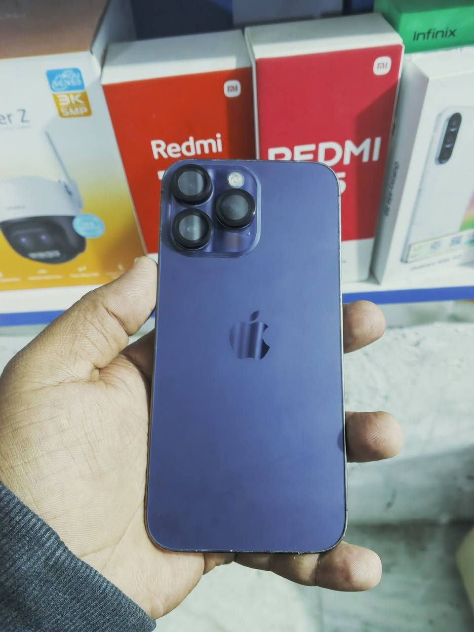 للبيع او للمراوس ايفون 14 برو ماكس
مبدل بطاريه و شاشه  نوعيه زينه 
ذاكره 128  خطين مو خط واحد نموذج M
سعر 560 الف يرهم مراوس وبيع عنوان حله دبله ***********
