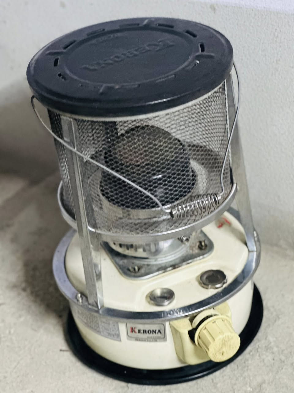 صوبه جديدا بس مستخدمه مرتين وصاير عليها تراب  سعرها 30 بي مجال مكاني موصل ايسر حي بكر 

***********
