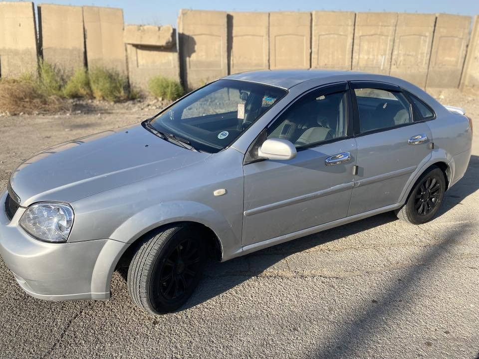 اعادة النشر بسبب الوعود الكاذبة
السلام عليكم عندي دايو لاستي للبيع موديل 2007 سيارة بأسمي رقم جديد سيارة نضيفه بيه مكانات صبغ اثر جراد و خياسات و بيه ضربه خفيف بالجاملغ الخلفي مصلحه بيه تخم تاير جديد
السعر 62 و بيه مجال للشراي 
استفسار اكثر اتصال ***********
