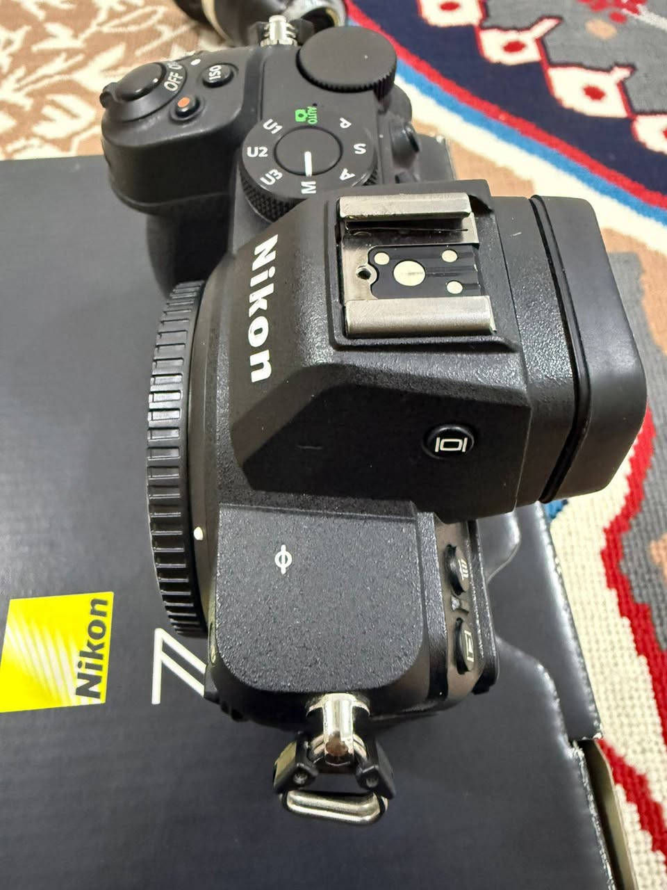 كامره نيكون زد ڤايف للبيع
ملحقات كامله.............. 
. شاحنه
.بطارية اصلية
.كارتونه الاصلي
.حزام الكامرة
السعر:مليون واربعميه قفل🔒
نضافة الكامره 100/100
كما موضح بل صور
بدي فقط. 
للستفسار:***********
