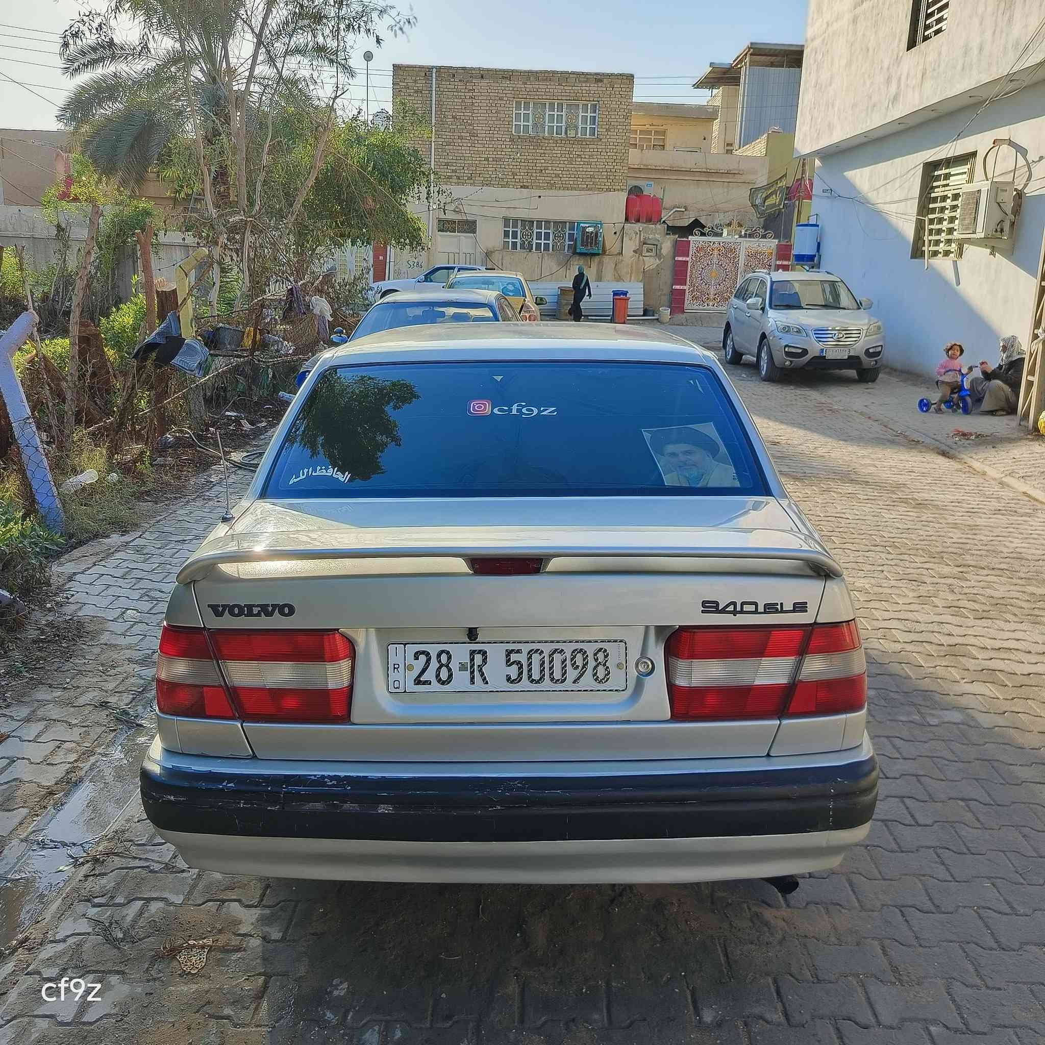 فولفو 940 كفالة
محرك 4 سلندر تيربو 2.0
كير اوتوماتيك
وارد ياباني 
فول مواصفات ماعدة لفتحة 
تبريد شغال بكل وقت 
تحكم كشنات كهربائي + تحكم مري 
شاشة وسستم سماعات وكامرة 
لمحرك بحالة جيدة لا تنقيص ولا تبخير 
مصبوغة عام الجمالية أثر جراد 
دشبول اسود ورصاصي 
كلشي شغال بيها 
سيارة عوزها بس تجفت مشط وتبدل لبور 
أما غير هذني سيارة ماعايزة شي شلعة ومعدل تخبل 
مكاني نجف قرب جسر الإمام علي 
***********
سعر 71 وبيها مجال بسيط
