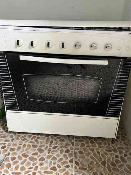 سلام عليكم طباخ للبيع 6عيون السعر 125الف وبي مجال حك الجيه وهاذ الرقم خابر***********
