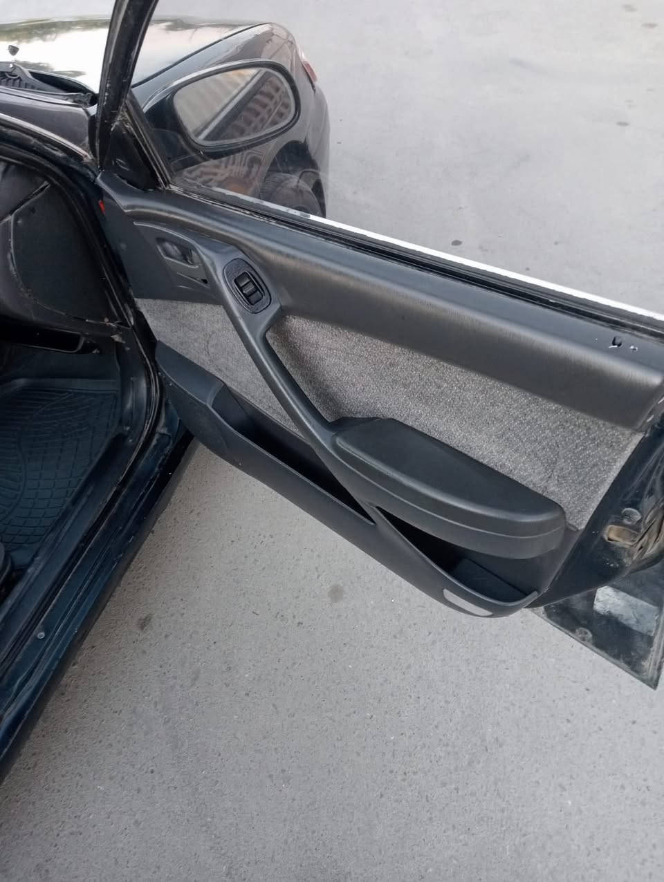 كرونا موديل 95 مكينه وگير جدد السياره جاهزه من كلشي حداديه جديده كهربائيات كلها شغاله تخم تاير جديد السياره مكفوله من كلشي ماعدا بيها طخه بالچاملغ الأمامي ومعمر سعرها 37 والشراي يتصل غير متواجد على الفيس ‭0789 354 5174
