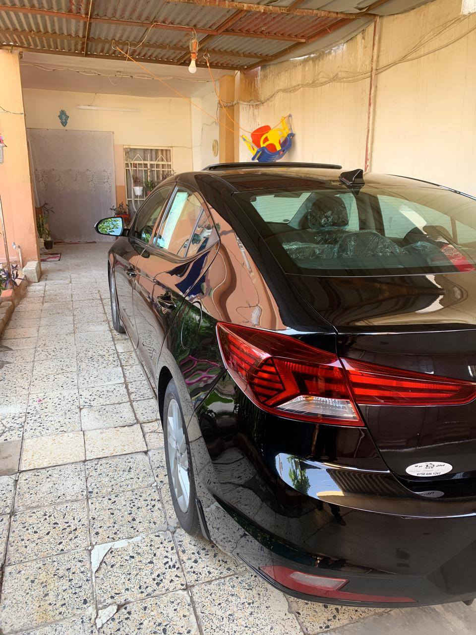 سيارة ماشية ٦٨ الف قابل للزيادة
الترا 2020 فول مواصفات للاخير 
ضربتها حلوة بين البابين بيها باب وحدة صبغ والثانية مبدلة بلاد ومبولشة جديد 
رقمها اربيل الجديد .. 
مكينة 2000دوش 
بصمة ودخول ذكي 
فتحة سقف سلايد روف 
رادار امامي وخلفي وحساسات امامي وخلفي 
نظام النقطة العمياء 
كامرة خلفية وشاشة جبيرة 
مثبت سرعة ..وفول تحكمات ستيرن 
تنبيه الخروج عن المسار ..وتوقف ذاتي 
السيارات بيها ملاحظات بسيطة تجي وتشوف بعينك 
للاستفسار الاتصال على الرقم 
***********
