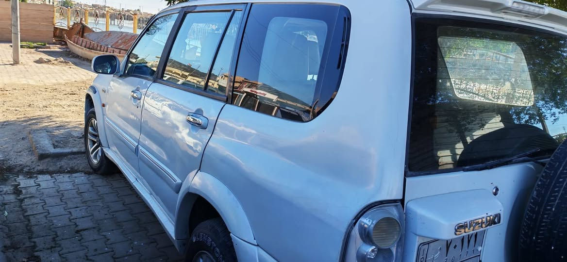 سلام عليكم سياره ساسوكي للبيع موديل 2005 رقم بصره محوره كير ومكينه ففيتي سياره جاهزه العنوان ميسان المجر الكبير الشراي يتصل 
*********** الشراي يتصل على الهاتف
