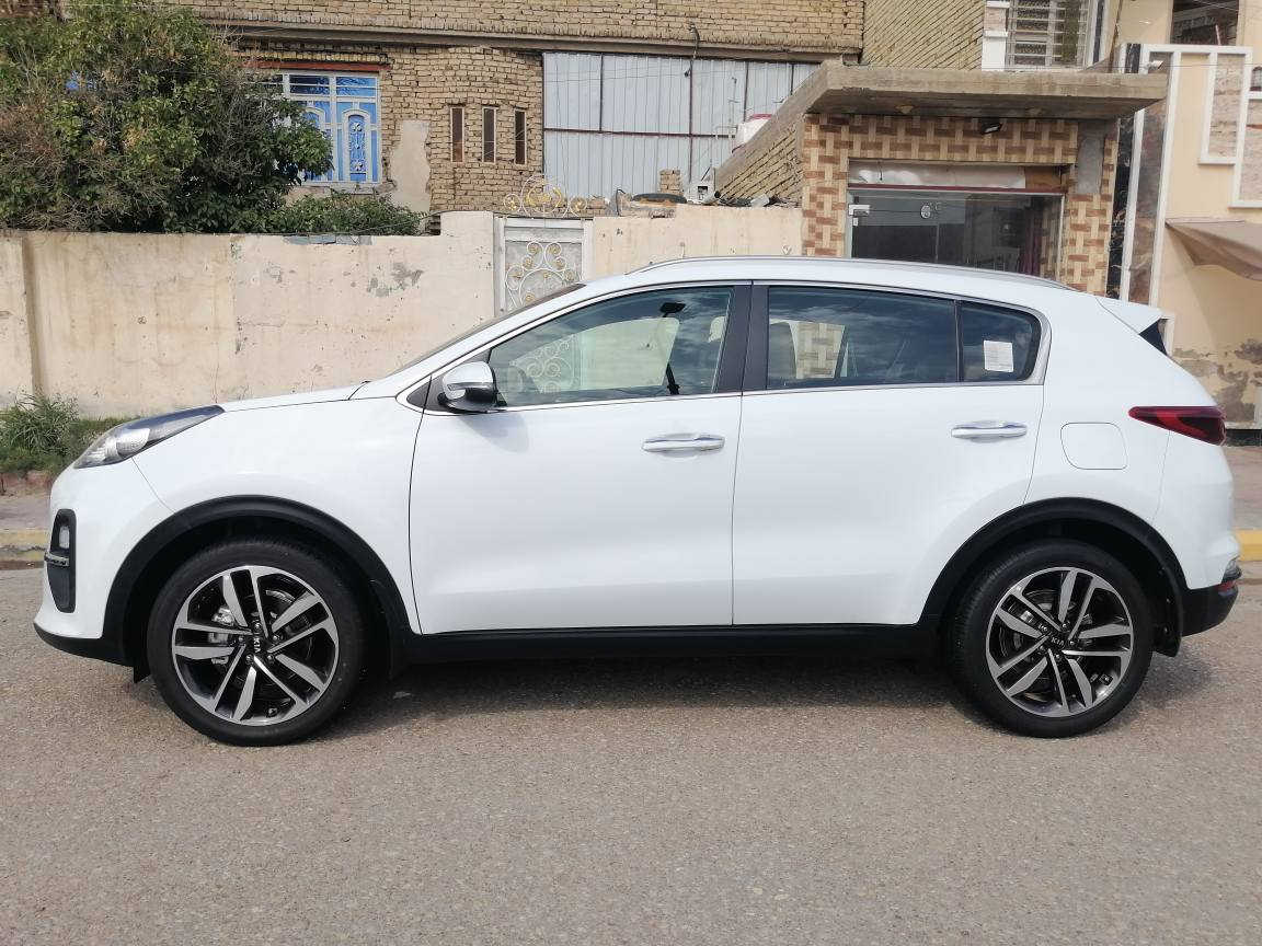 السلام عليكم سبورتج ٢١ للبيع او مراوس حسب القناعه خليجي رقم بغداد الجديد سياره جديده معنه الكلمه وجاهزه من كلشي فقط ملاحضه بسيطه اريل نفكيشن شاشه بلاد ماشيه ٤٨ حقيقي عل فحص سياره كله شركه رقم وهزه وسنويه جديده بسمي مكانه كوت مركز مدينه لاستفسار *********** كفاله ضربه وصبغ وبارد
