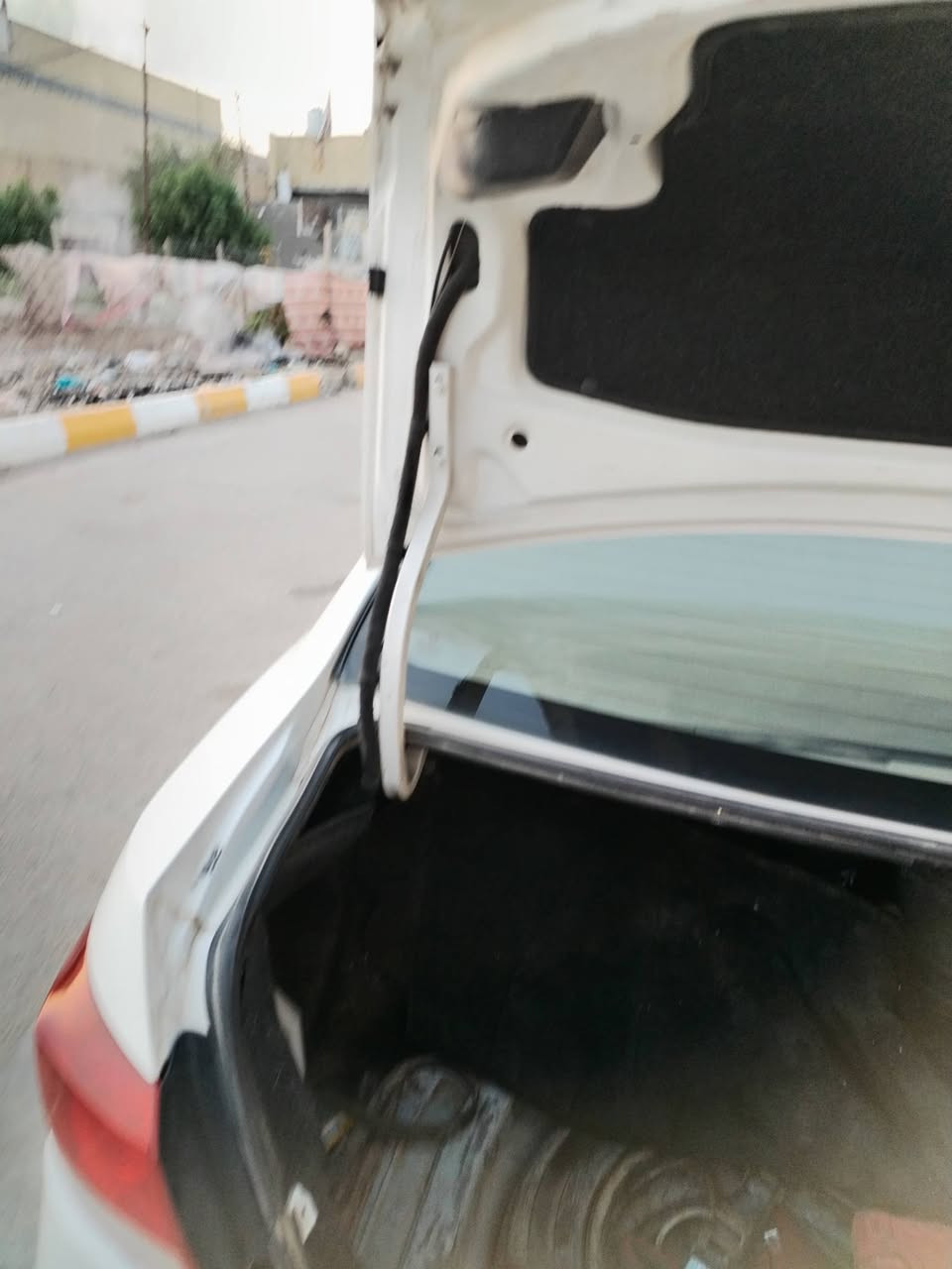 السلام عليكم شباب بي وايدي جي 3 موديل 2016 محور كير ومكينه كورلا بيكاتشو 1800 جاهزه تحويل مباشر بيع مستعجل حادث جاملغ وبنيد مبدلات مكاني ناصريه مركز السعر 46 وبيها مجال ***********
