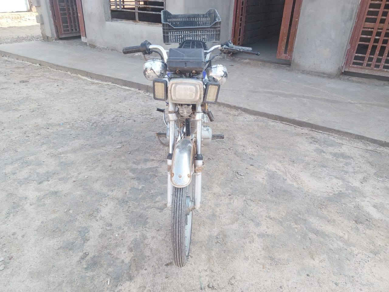 سلام عليكم دراجة سيفان للبيع مديل 21السعر نتصل على رقم ***********
