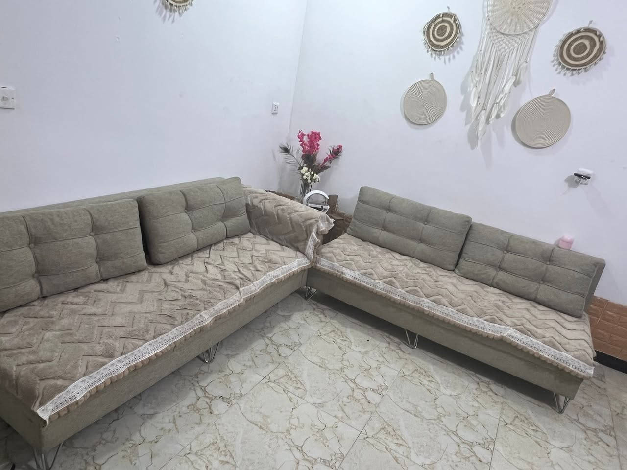 اثاث كامل للبيع بغداد الغزاليه للاتصال ***********
