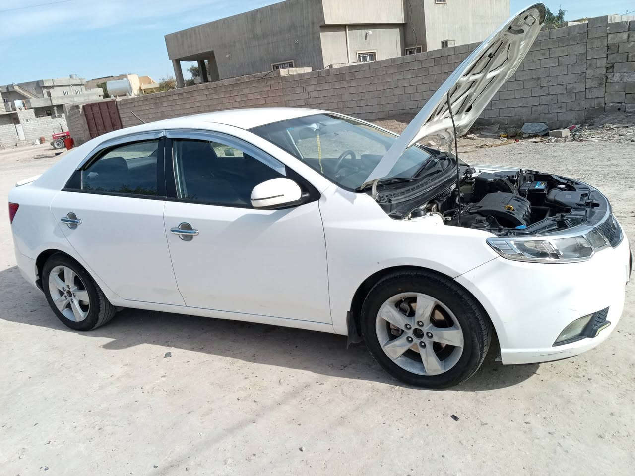 سلام عليكم سياره كيه سيراتو موديل2012خليجي كفاله ماعدا بارد بلباب وشويه يم قبق البانزين ولباقي كفاله عامه سياره علا وضع اشركه رقم صلاح الدين تخويل ثاني يوم ‏‪***********‬‏
