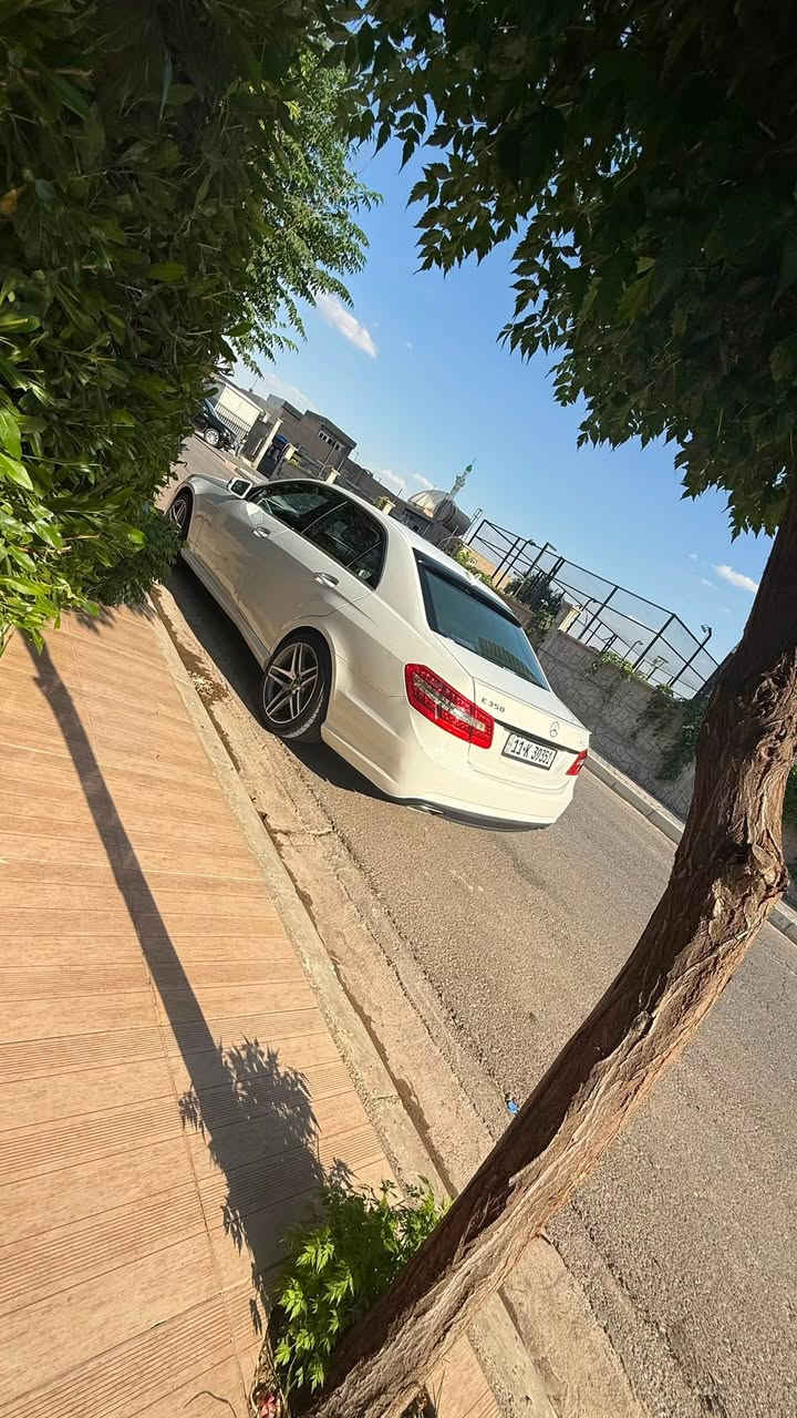 السلام عليكم .
للبيع W212

 Amg. Mercedes-Benz E350 كت دعاميات 

محرك cgi ماشية 172 كيلو 

موديل2013 

تفاصيل👇🏼👇🏼

1_ بصمة تشغيل  

2_محرك 6 سلندر 

3_تبريد قطعتين  ❄️

4_كروز سرعة🔒 

5_مراية داخلية+جانبة عاكسة 🔍

6_تحكم ستيرن كهرباء⚔️

7_ شاشة   🖥 بلوتوث يوتيوب 

8_فتحة سقف جام بنورما 

9_مري شفط 

10_كشنات كهرباء+ خزن ذاكرة  ✨

11_ لدات الداخلية متغير  

12_ انارة ترحيب💡 

13_شاشة اعطال💬

14_ برده خلفيه

15_نقاط عمياء 

16_ سستم صوت harmen kardon+ دمام خلفي 

18_ويل 18اصلي  ⚔️ AMG

19_صدر امامي خلفي جديد 🛠️

22_كشنات هيتر 

23_تدفئة 

24_+ كاميرا

25_تبريد خلفي 

26ثلاجه 

27تحكم ستيران

28_انظمة قيادة 2

30_ ملكي كشن بيجي 

31بك لايت لد 

32كشن خلفي قلاب 

33لون ابيض 

34داخل بيجي اسود 

35لايت عدسه زنون 

36 صندوك كهرباء 

37رادار مري 

…………………………….السياره رقم بغداد جديد 11

تحويل ثاني يوم

السعر158

مكان السياره بغداد كرخ 

للاتصال ‭***********‬
