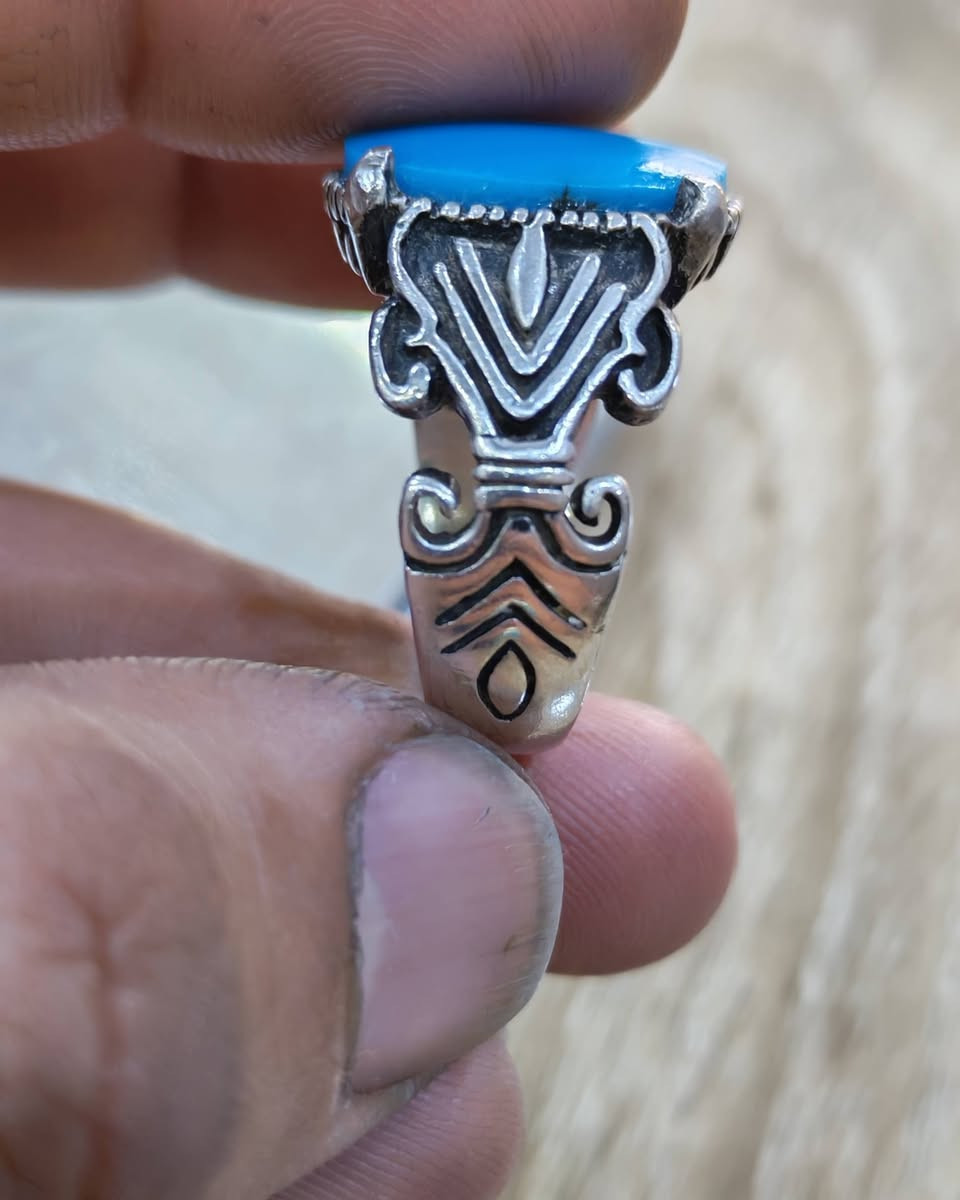 فيروز أمريكي أزرق صياغة يدوية قياس الخاتم 28 سعر الخاتم 60الف نهائي بدون عملة
بغداد ***********
