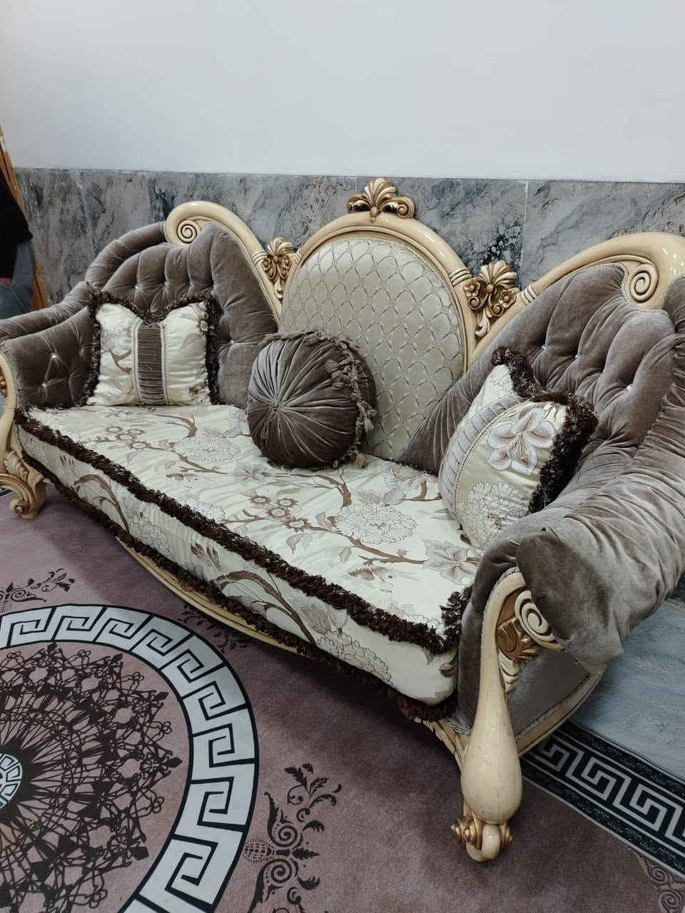 تخم قنفات زان مصري اخو الجديد 
١٠ مقاعد 
السعر مليون وربع وبي مجال
العنوان بغداد الدورة 
للتواصل متوفر واتساب
***********
