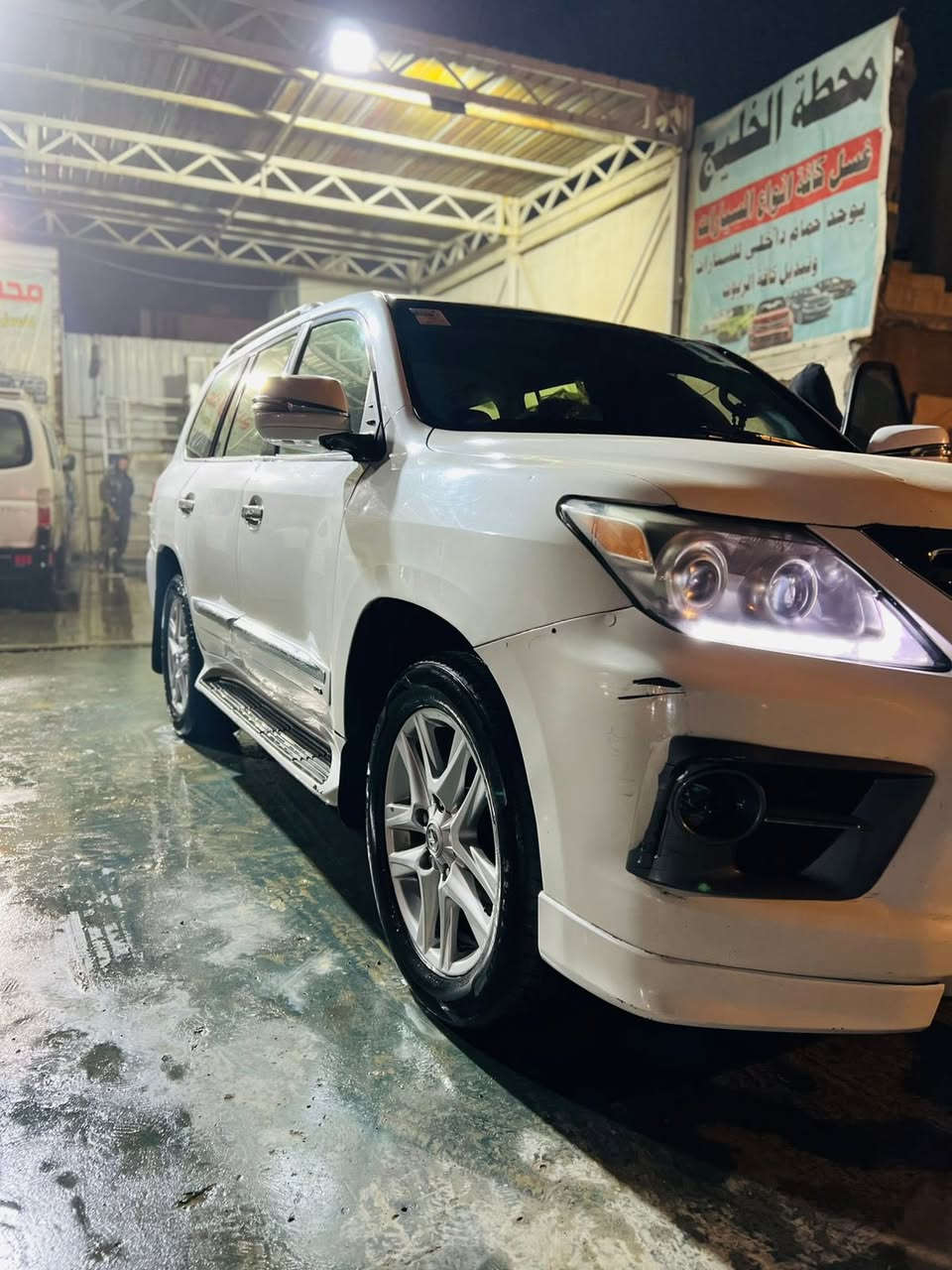 السلام عليكم لكزز للبيع موديل 2012 فول موصفات سياره مصبوغه عام رقم بغداد بسمي العنوان بغداد الحبيبيه السعر 280 ورقه وبيها مجال ***********
