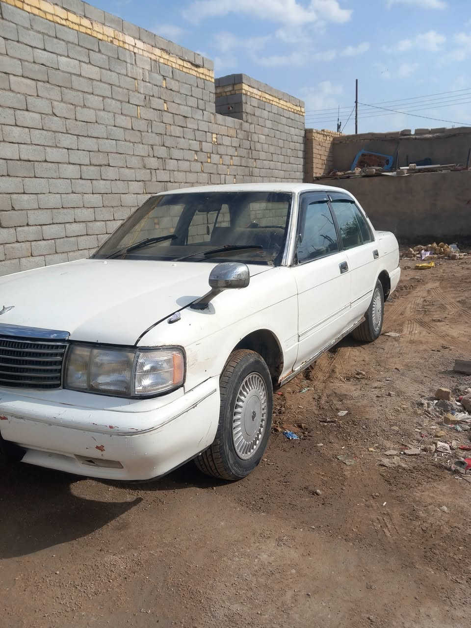 سلام عليكم سياره ارنب لون ابيض مكينه وكير شرط كهربايات شغاله حداديه حلوه رقم صدامي سنويه كارتوني ممسوحه وساحبيلها واجهه تواير جدد السياره احله من الصوره سعر واحد وعشرين ٢١ وبيها مجال لشراي   .الرقم ***********
