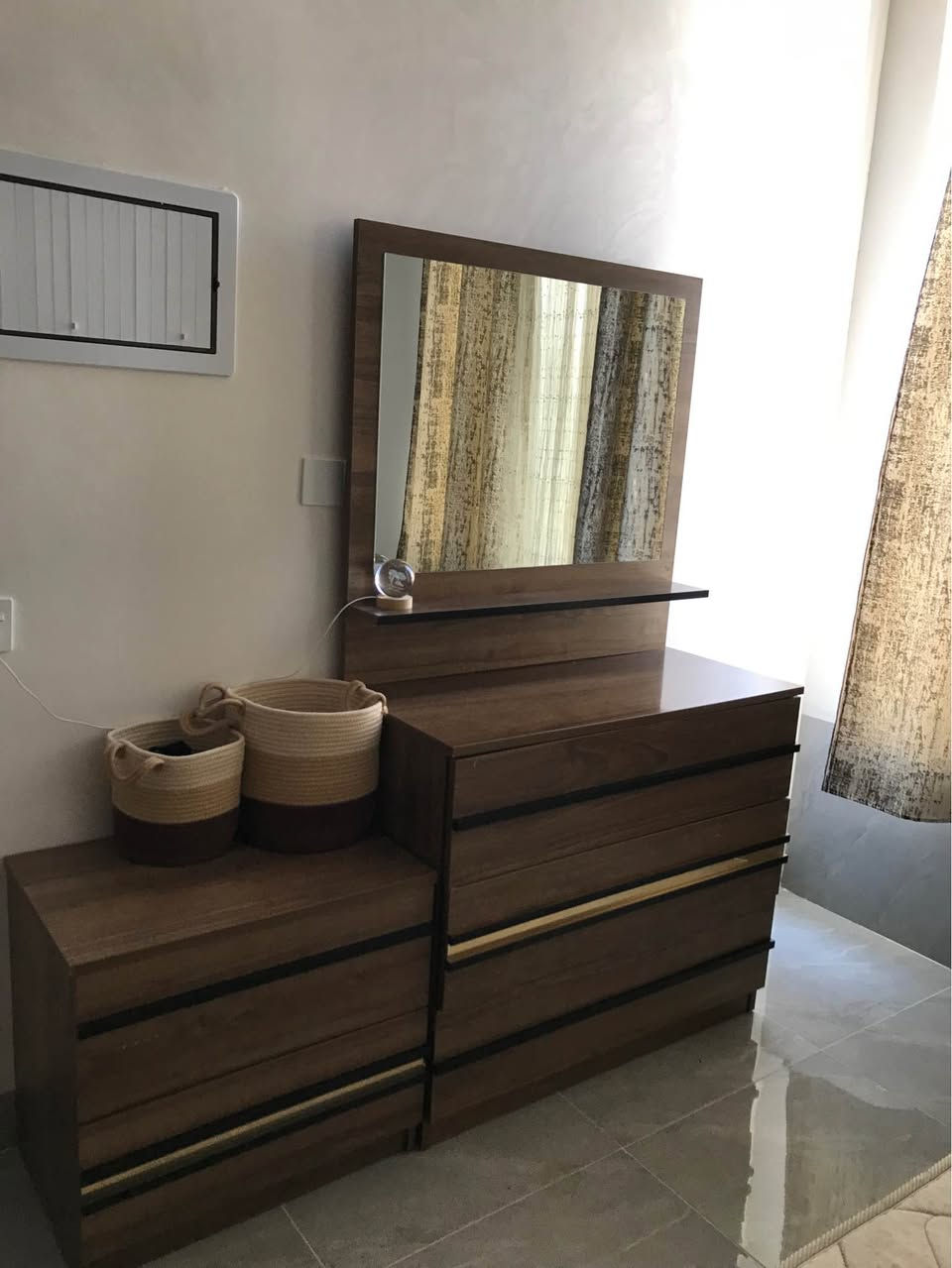 6 parca bedrom bas skay kantorakay dabi bgortret baki be ayba nrxi 200 hazar  Hawler أربيل, العراق


**إذا كنت صاحب هذا الإعلان وتريد حذفه لأي سبب، رجاءا أرسل رسالة إلى الدعم الفني**