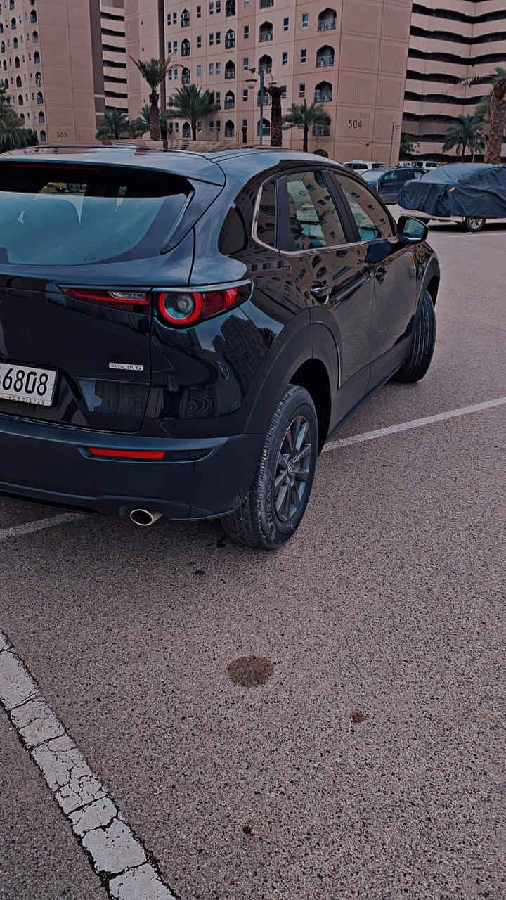 سلام عليكم اقره منشور زين واتصل واني بخدمتك 
مازدا ياباني cx-30 فول عدا الفتحه والكشنات مو جلد 
AWD فور ويل 
موديل 2023 
سياره ماشيه 15mi الف فقط يعني 30km 
سياره ريحت شركه مالتها بعدها بيها 
هزه جديده ورقم سليمانيه الدولي جديد 
مبدل فقط 3 مرات دهن وره دهن شركه 
سياره صدر كهربائيات كير مكينه كله على وضع شركه 
تايرات شركه بعدهن بيها مالاتها 
سياره ضربتها واضحه كدامكم خشم جاملغ والبنيد وشويه من باب الصدر وشويه من جاملغ الايمن 
سياره كامله مكمله من كل نواحي 
عدا برمجه الرادار الامامي اني شاده ومكمله بقت البرمجه ماته 
والسلولي مرات يصعد  يعني نادرآ صارت وياي مرتين سئلت اصحاب الاختصاص كالو الجويتر وصخ 
السياره كامله جاهزه وجديده اخوان 
وعارضها جوه خواتها مال بيع 
144 وبيها مجال بسيط 
***********
