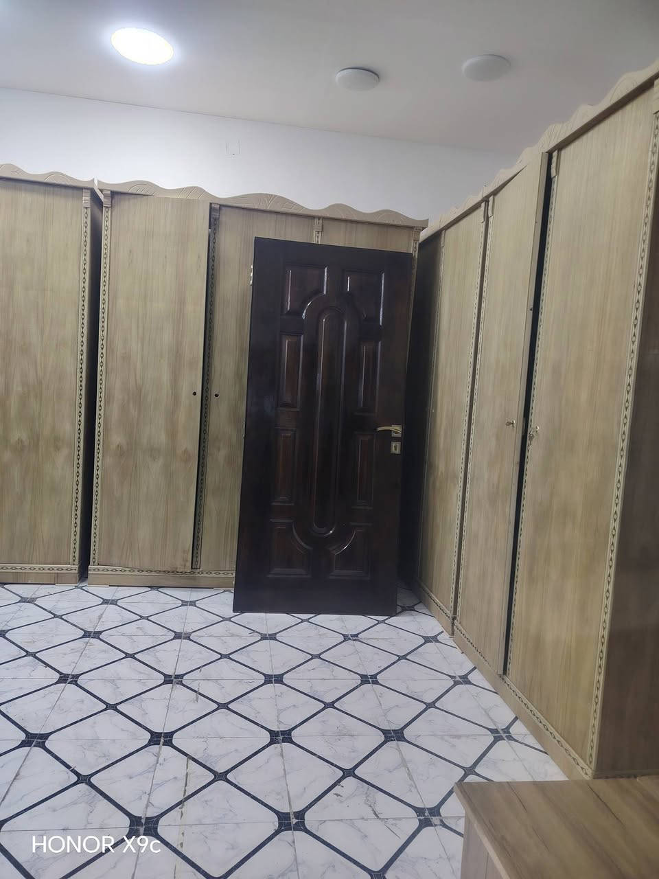 نجارة زين العابدين. السماوة ال باني مجاور مكتب عقارات اليزن َ. وبالقرب من أسواق الكفيل الهاتف ***********
