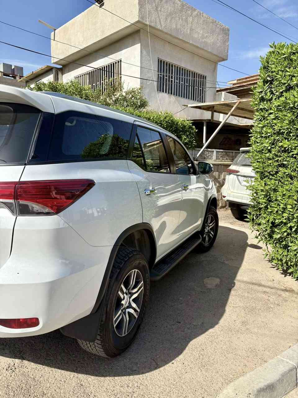 موديل 24 فور ويل عداد 16 وقابل للزياده السعر 30000$ العنوان بغداد المنصور سياره جديده بيه كد شبر باب الصندوك مسحوبه بدي ار موبايل ***********
