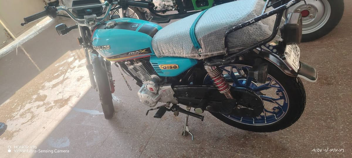 السلام عليكم دراجه سافان موديل 2024 مكينه برغي مامفتوح منه مكاني بابل سده الهنديه حي النصر الثاني سعر 625بيهه مجال 
رقمي ***********
