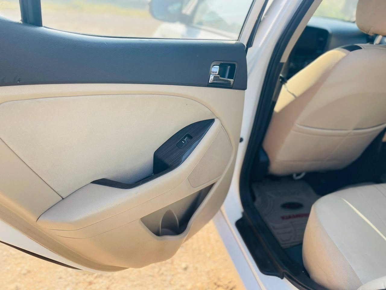 سلام عليكم اوبتما 2012 
خليجي
مكينه 2000
رقم بغداد
بيه صبغ 5 قطع سونار مرفق بالمنشوراموضح كلشي 
السياره مال جناي حلوه خير من الله متعوب عليه ومصروف عليه
سعره مناسب 108 
سعر امريكي وانته ماخذ خليجي مال جني
مكانه بابل 
***********
