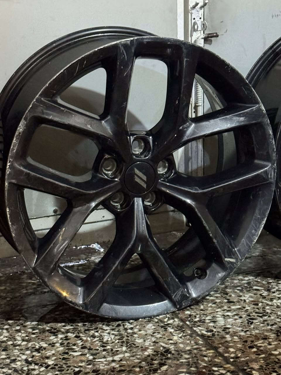 سلام عليكم
للبيع ويل جارجر جيتي 20 اصلي امريكي فاتحه من سياره  
بيهن تايرات وثنين لا بيهن بس واحد بي عواج بصيط 
عنوان بغداد الامين الثانيه *********** السعر 4 اوراق
