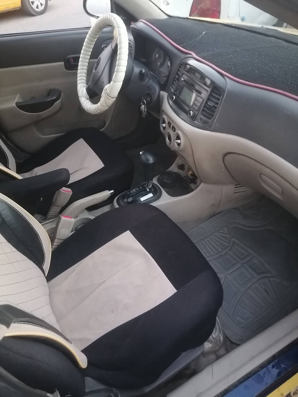 اكسنت ٢٠٠٩ محرك ١٦ مال كصه كير توماتيك بدون ضرر السعر ٨٥ وبيها مجال قليل. ***********
