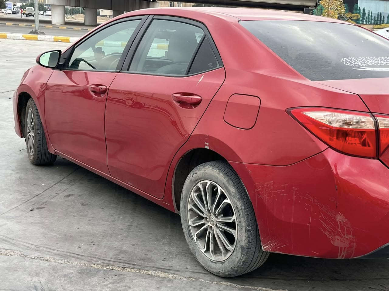 سلام عليكم 
كورلا 2019 Le 
سعرها 145 ورقه وبيها مجال 
سياره گير ومحرك خير من الله 
تبريد بيانو ثلج + تدفئة 
دعامية se 
نقطة عمياء 
حدادية خير من الله جديده صدر امامي خلفي 
ضربتها جاملغ وبنيد بامريكا الحادث سطحي الايرباك مال الستيرن فقط الجاملغ نفسه معمر البنيد اني بدلته لغرض الجماليه 
وعندي هنا انطخ الباب مال السايق ع البارد 
وصبغته لغرض الجماليه 
السنوية مالتها تنتهي لـ2030 
مكان السيارة واسط - الهوره 
الي حاب يستفسر يتصل ع الرقم 
***********
