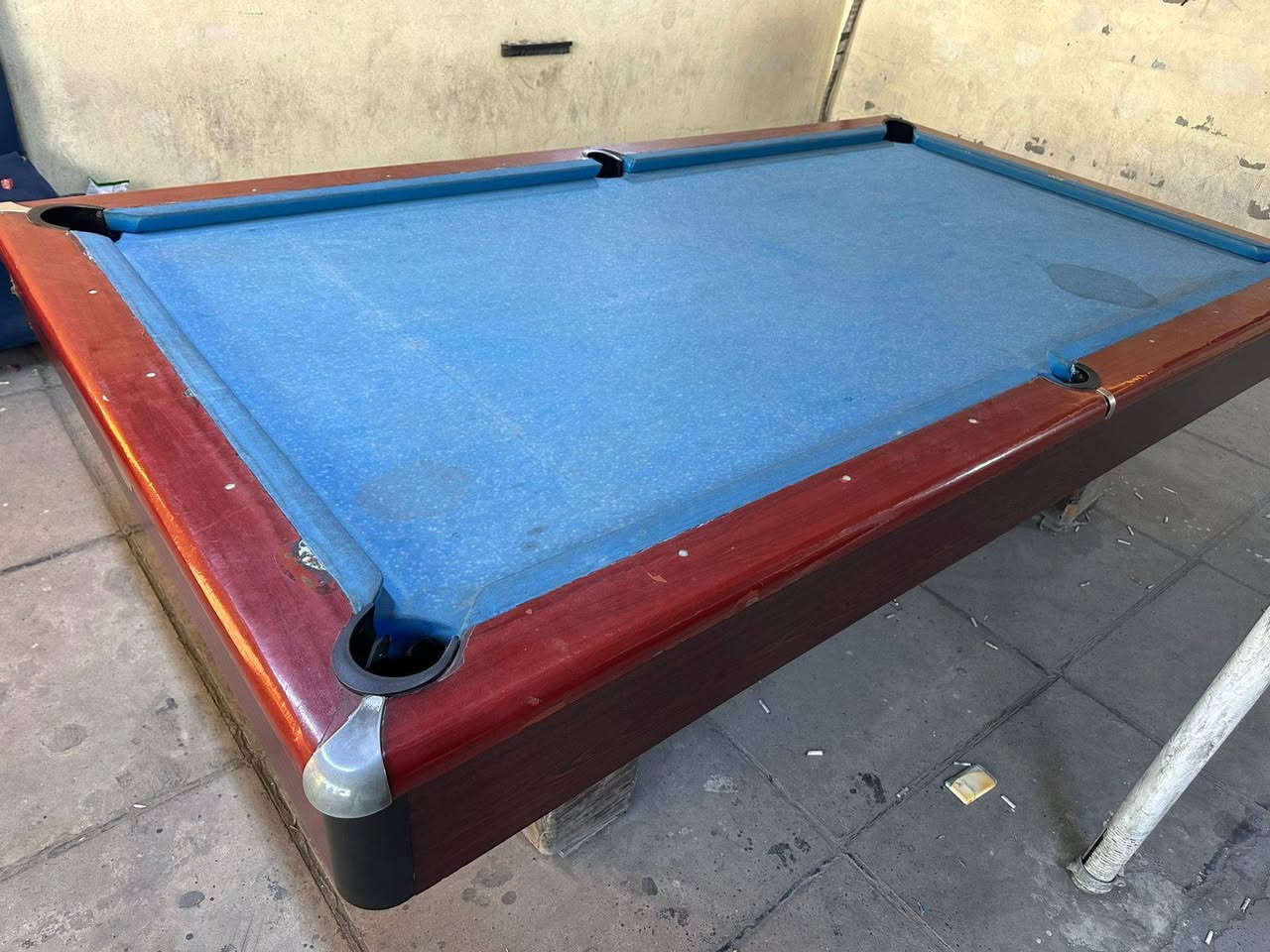 بغداد مدينه صدر شارع فلاح قطاع ٤٦ ميز ويركه سعر خاص ***********
