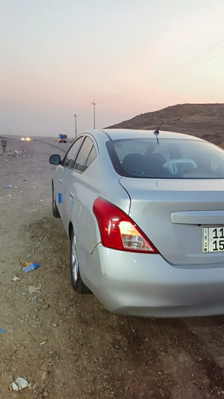 السلام عليكم
سني 2014 وارد مكسيكي 
رقم بغداد بسمي 
كير عادي 
بصمة 
بصمة صندوك
شاشة
تحكم استيرن 
جام 4كهرباء 
5ويل كب
مكينة 1600
ماشية 130 
بيهة جاملغ خلفي جهت السايق صبغ فقط 
السعر 85
الهاتف ***********
بغداد حي اور
