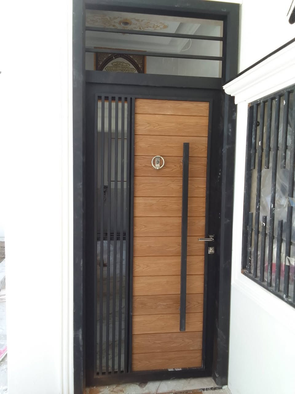 باب قاصة بديل الخشب قوي ولونة مايروح وظمان حلو تريد نقد تريد بالقصط وسعرنا مناسب لان ماعندي ايجار حدادة الاستاذ *********** خابر وادلل
